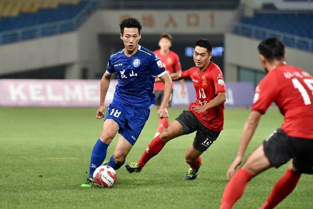 西甲-费尔明梅开二度 巴塞罗那2-0阿尔梅利亚